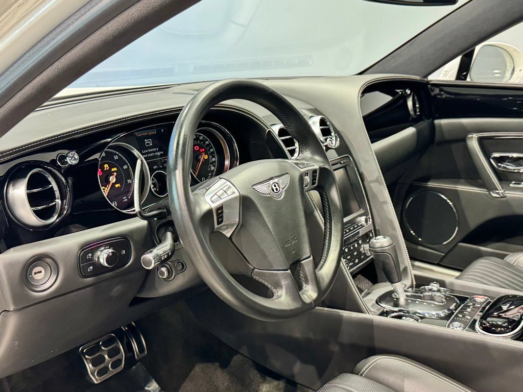 Used 2018 Bentley Flying Spur V8 AWD/4WD image 11