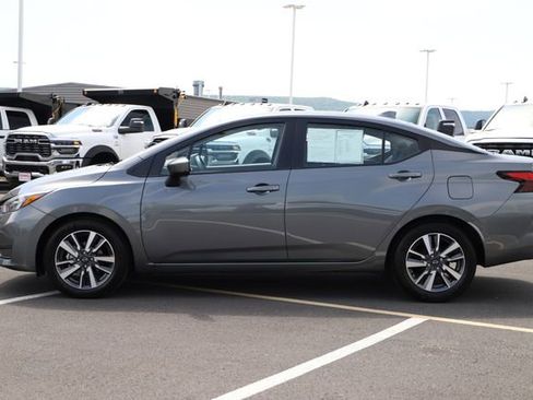 Used 2025 Nissan Versa SV FWD image 4
