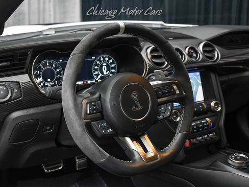 Used 2022 Ford Mustang Shelby GT500 w/ Carbon Fiber Track Pack RWD image 9