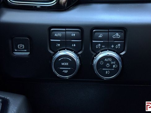 Used 2022 GMC Sierra 1500 AT4X image 31