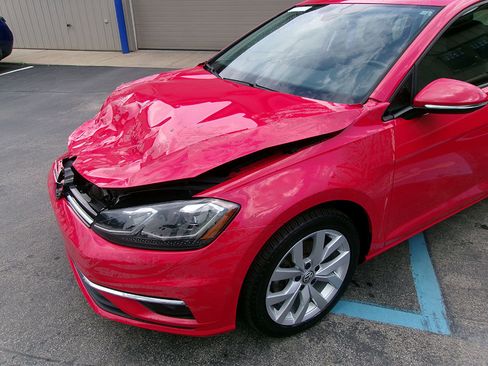 Used 2019 Volkswagen Golf S image 4