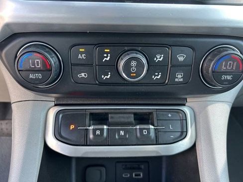 Used 2022 GMC Acadia SLT w/ Preferred Package AWD/4WD image 29