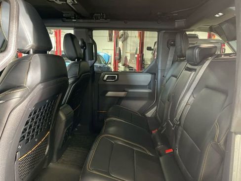Used 2023 Ford Bronco Badlands image 23