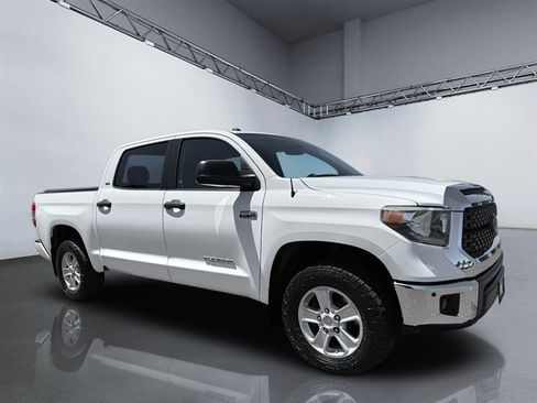 Used 2019 Toyota Tundra SR5 w/ Convenience Package AWD/4WD image 10