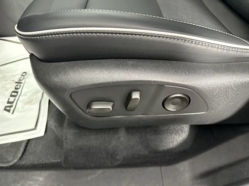 Used 2025 Buick Enclave Preferred image 16