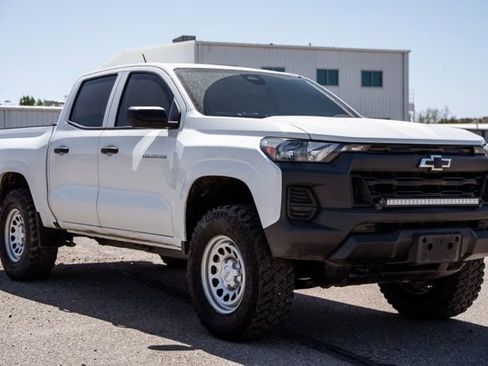 Used 2024 Chevrolet Colorado W/T AWD/4WD image 3