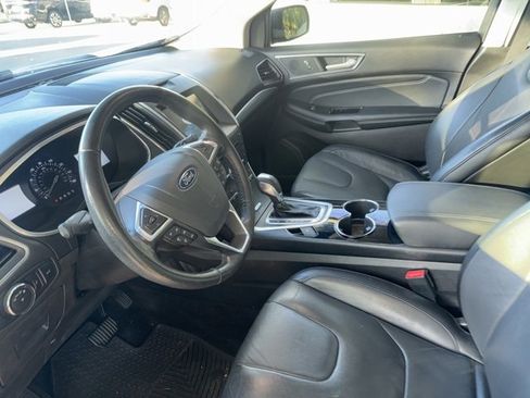 Used 2017 Ford Edge Titanium w/ Equipment Group 301A image 4