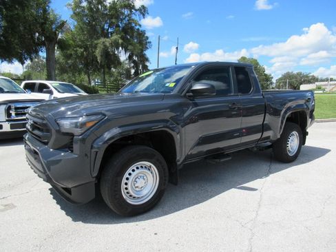 Used 2025 Toyota Tacoma SR w/ Towing Package AWD/4WD image 5