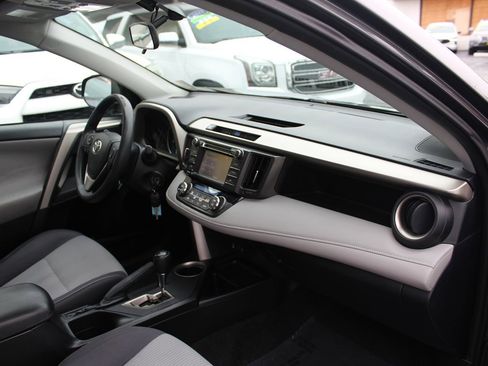 Used 2014 Toyota RAV4 XLE image 22