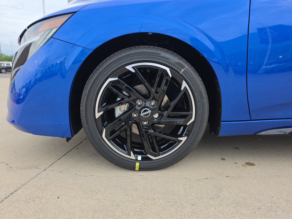 New 2027 Nissan Sentra SR w/ Floor Mat Package FWD image 28