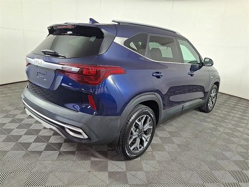 Used 2022 Kia Seltos EX image 10