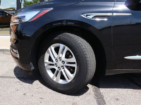 Used 2018 Buick Enclave Essence w/ Trailering Package FWD image 5