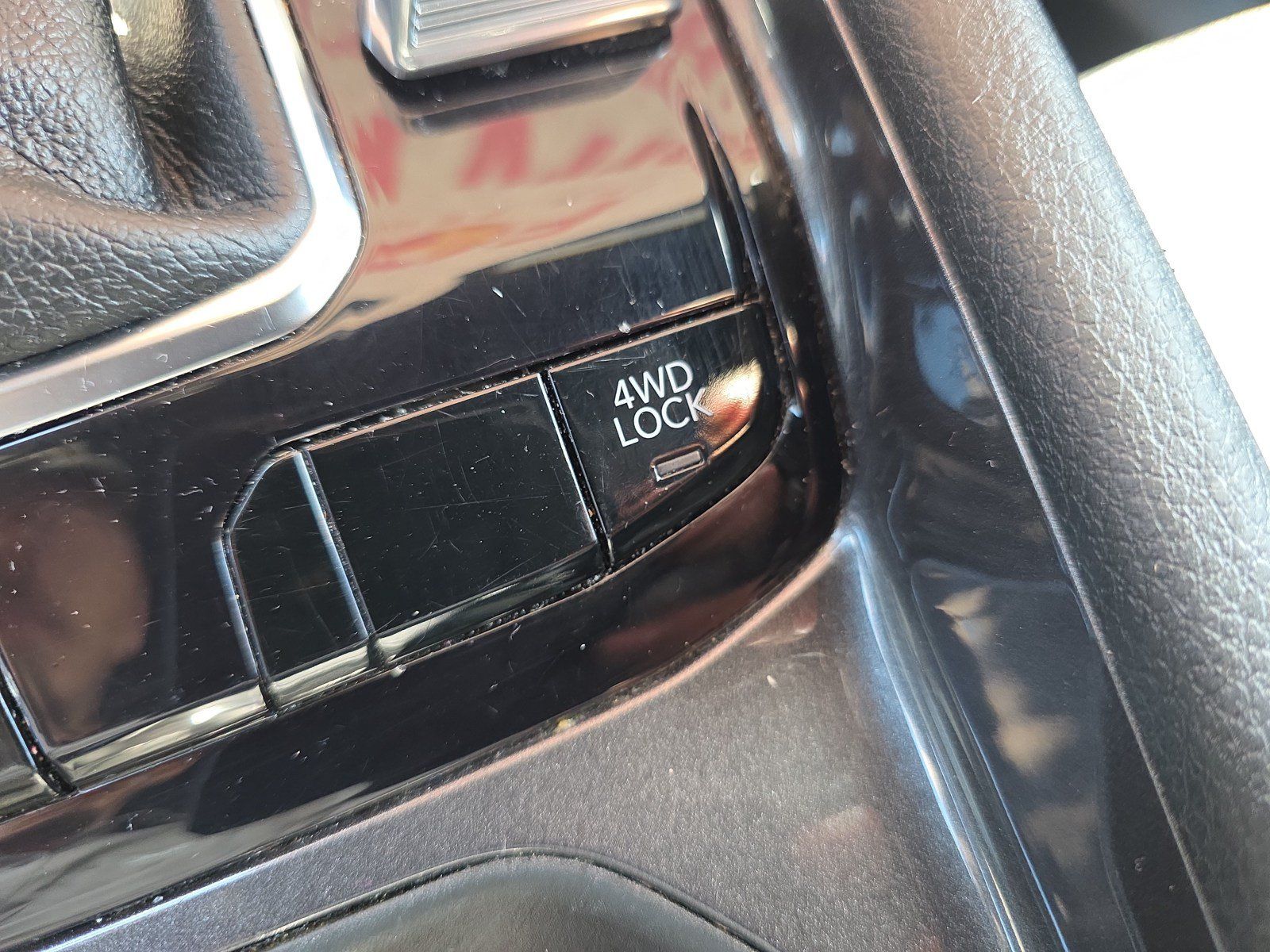 Used 2024 Jeep Compass Latitude AWD/4WD image 32