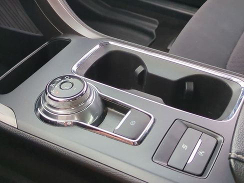 Used 2020 Ford Fusion SE FWD image 31