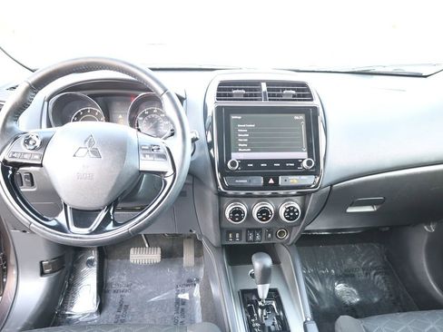 Used 2020 Mitsubishi Outlander Sport ES image 18