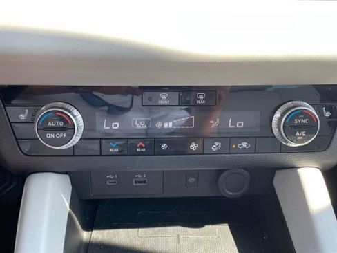 Used 2023 Mitsubishi Outlander SEL image 54