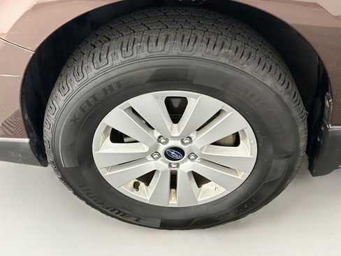 Used 2019 Subaru Outback 2.5i Premium AWD/4WD image 11