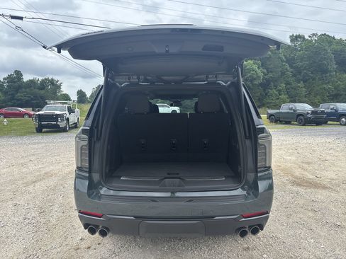 Used 2026 Chevrolet Tahoe Z71 w/ Comfort Package AWD/4WD image 24