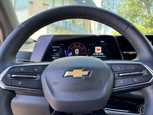 Used 2025 Chevrolet Equinox LT AWD/4WD image 29
