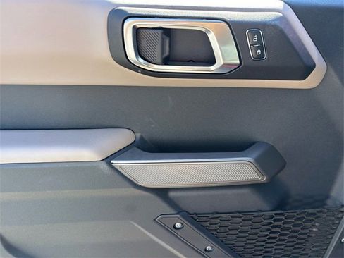 Used 2023 Ford Bronco Wildtrak image 22