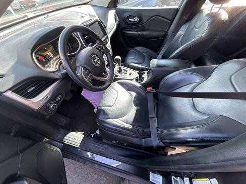 Used 2016 Jeep Cherokee Limited image 5