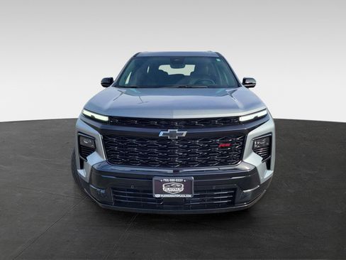 Used 2024 Chevrolet Traverse RS image 2