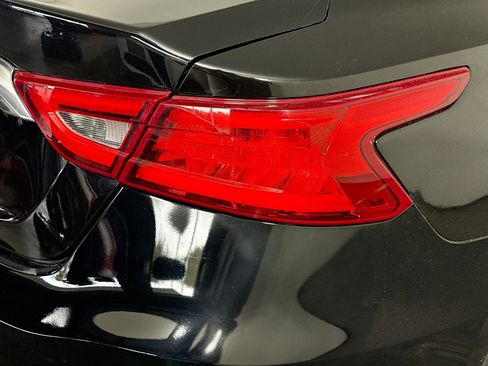 Used 2018 Nissan Maxima 3.5 SV image 34