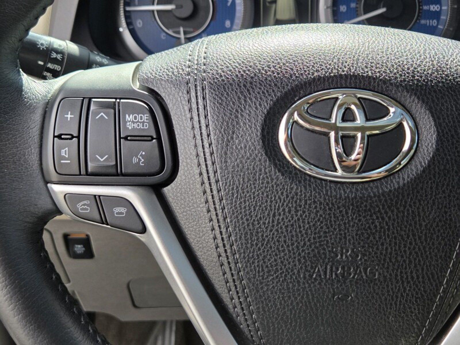 Used 2017 Toyota Sienna XLE Premium FWD image 28