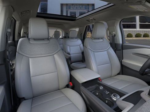 New 2026 Ford Explorer Active image 10