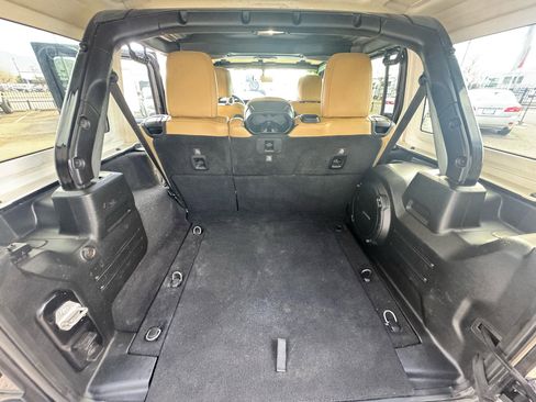 Used 2018 Jeep Wrangler Unlimited Rubicon image 19