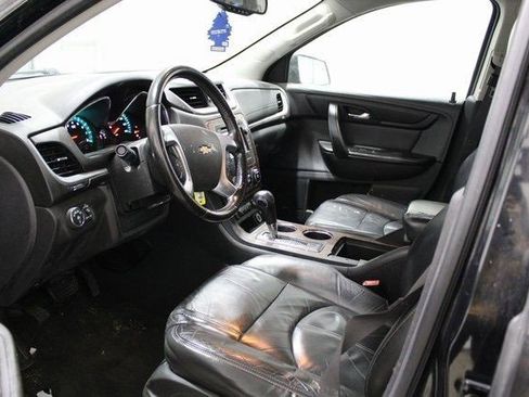 Used 2014 Chevrolet Traverse LT image 3