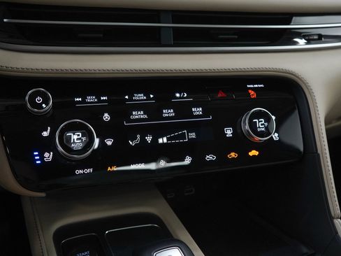 Used 2024 INFINITI QX60 Sensory AWD/4WD image 24