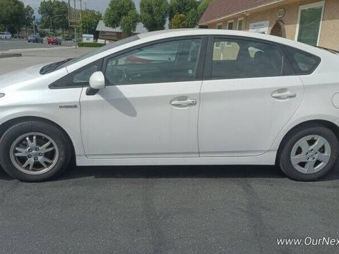 Used 2010 Toyota Prius FWD image 3