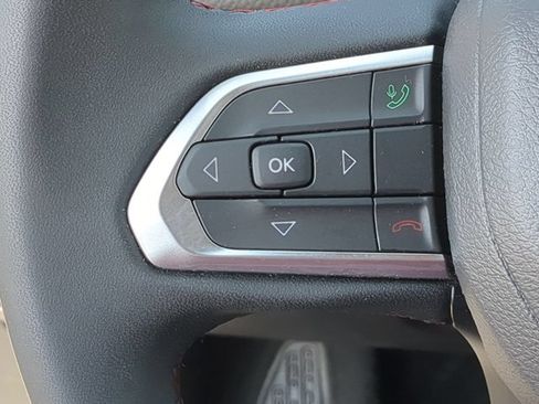 Used 2025 Jeep Compass Trailhawk AWD/4WD image 22