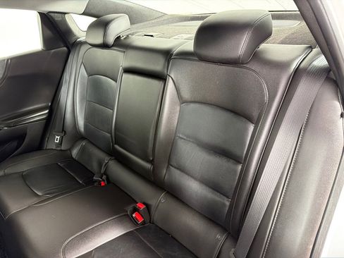 Used 2017 Chevrolet Malibu LT w/ Leather Package image 20