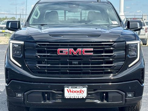 New 2026 GMC Sierra 1500 Elevation w/ Elevation Premium Package AWD/4WD image 4