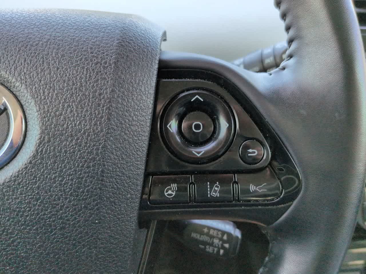 Certified 2021 Toyota Prius XLE FWD image 24