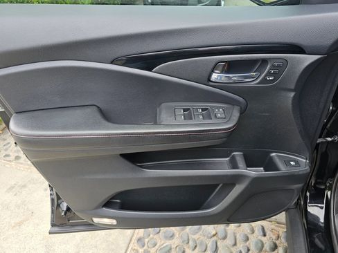 Used 2017 Honda Ridgeline Black Edition image 13