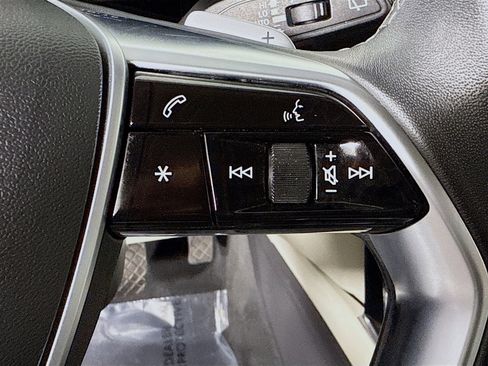 Used 2024 Audi Q8 e-tron Premium Plus w/ Premium Plus Package image 15