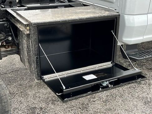 New 2025 Ford F550 4x4 Regular Cab Super Duty image 23