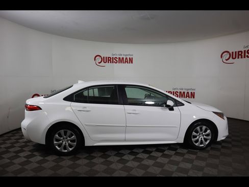 Used 2024 Toyota Corolla LE FWD image 13