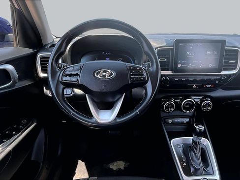 Used 2024 Hyundai Venue SEL FWD image 6