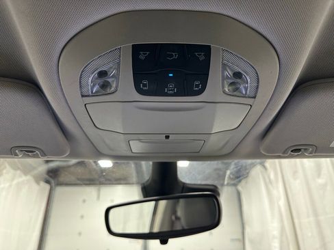Used 2023 Chrysler Pacifica Touring-L image 40