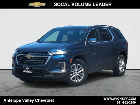 Used 2023 Chevrolet Traverse LT FWD image 1