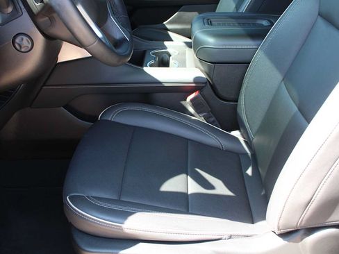 Used 2023 Chevrolet Tahoe Premier AWD/4WD image 34