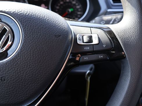 Used 2020 Volkswagen Tiguan S image 35