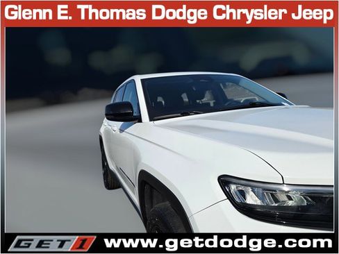 Used 2023 Jeep Grand Cherokee Limited w/ Black Appearance Package image 6