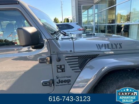 Used 2021 Jeep Gladiator Sport AWD/4WD image 4