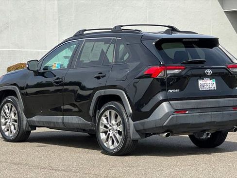 Certified 2021 Toyota RAV4 XLE Premium FWD image 7