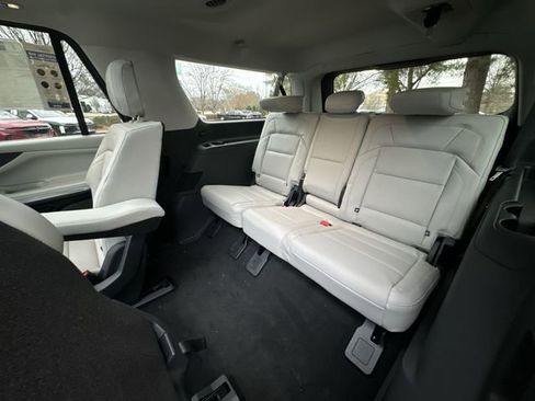 New 2025 Lincoln Navigator L Reserve image 24